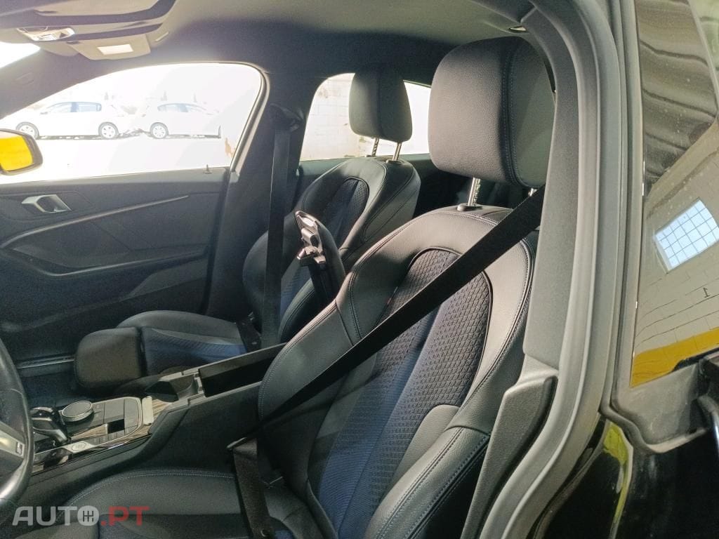 BMW 216 d Pack Desportivo M