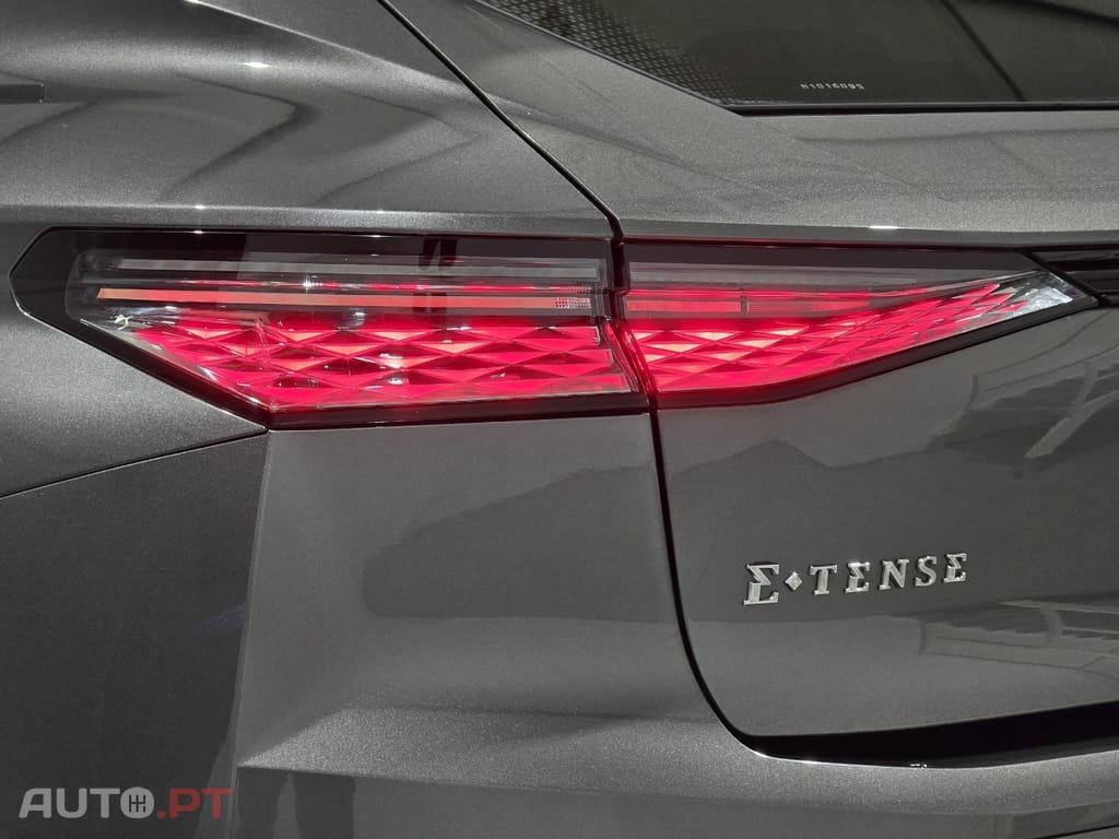 DS DS4 E-Tense Performance Line EAT8