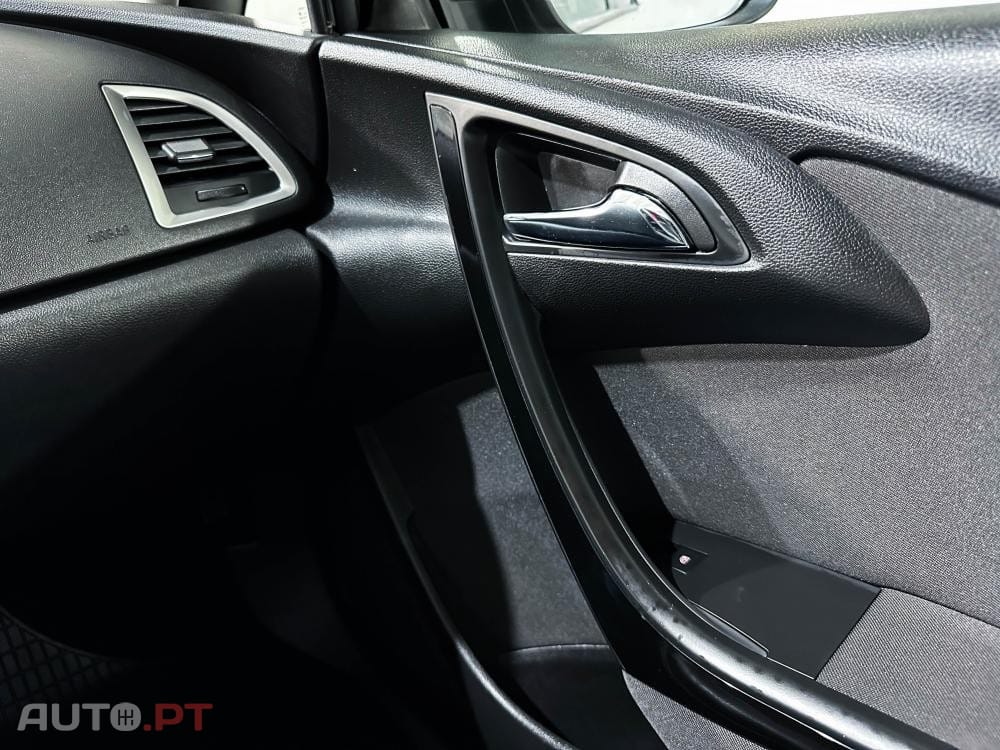 Opel Astra 1.6 CDTI Cosmo S/S J18