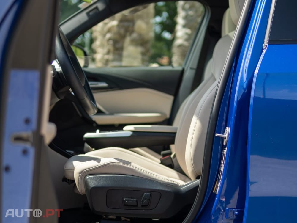 BMW iX1 xDrive30