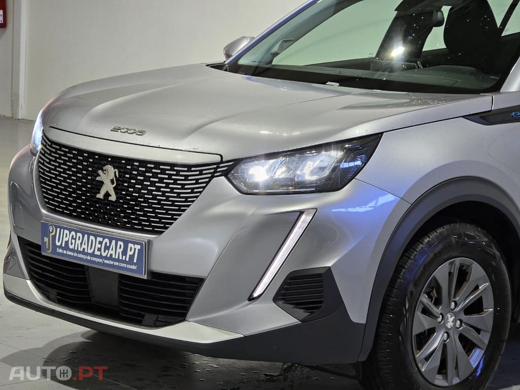Peugeot E-2008 50 kWh Active Pack
