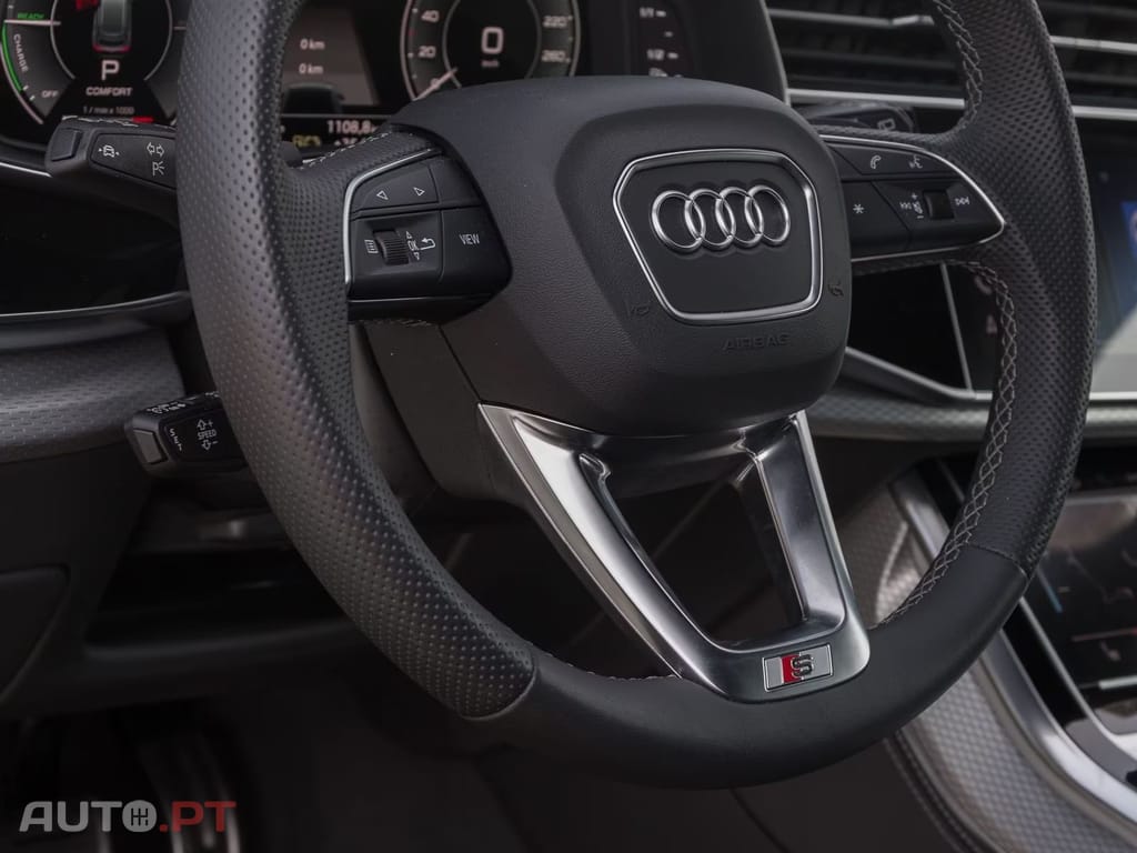 Audi Q8 55 TFSIe Q S LINE 