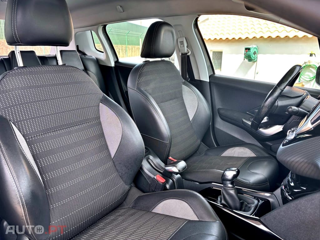 Peugeot 2008 BlueHDi 100 Allure