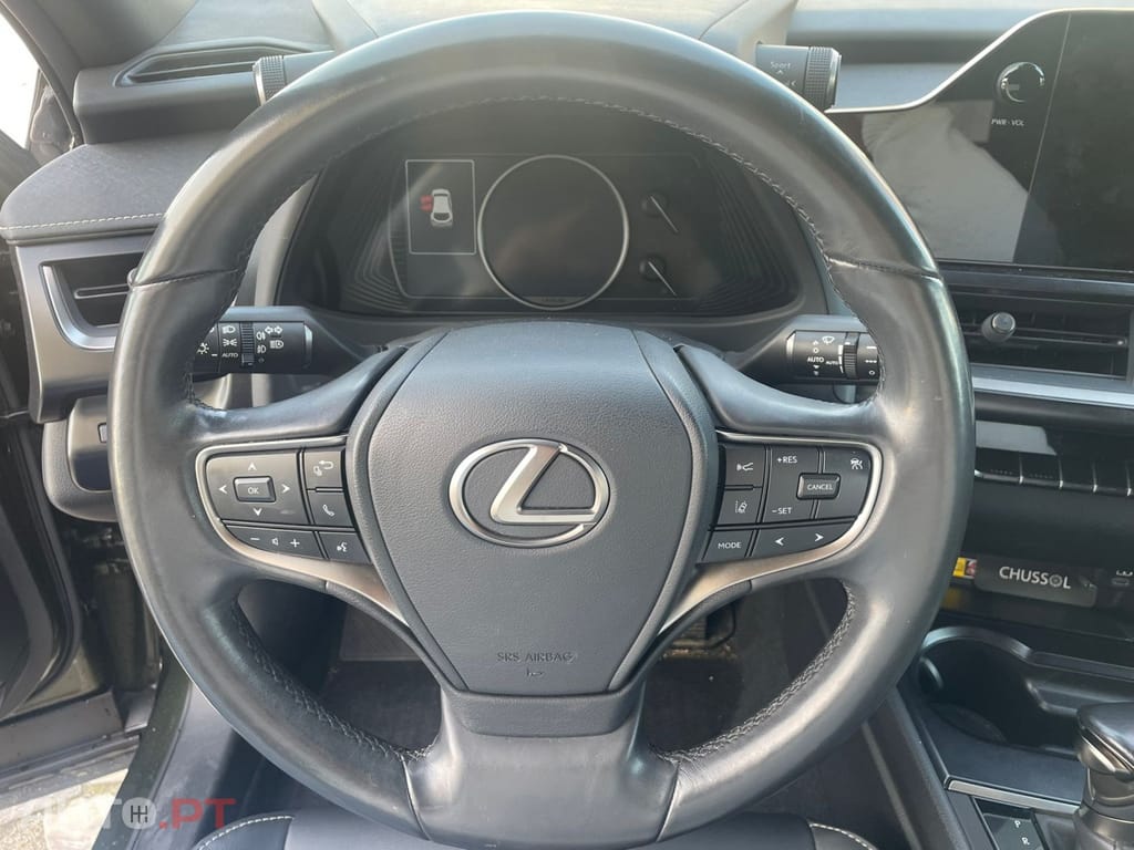 Lexus UX Sport — fotografia 12