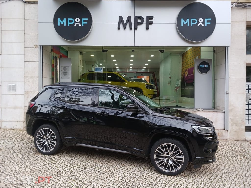 Jeep Compass 1.5 TG e-Hybrid Summit DCT