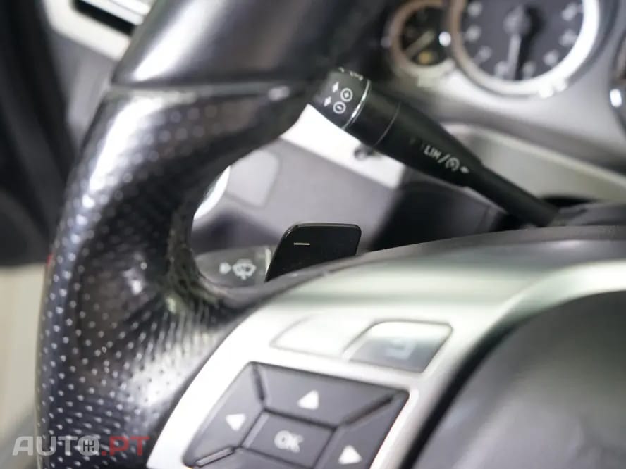 Mercedes-Benz E 220 CDi Avantgarde BlueEfficiency Auto