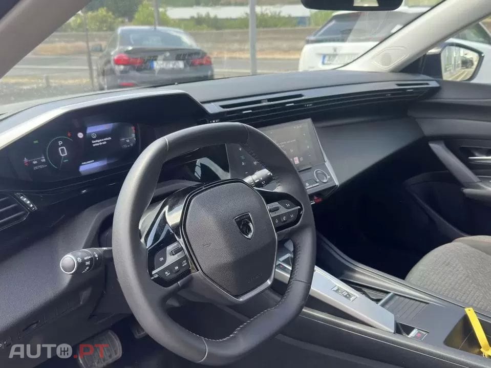 Peugeot 308 1.2 Hybrid Style e-DCS6 — fotografia 17