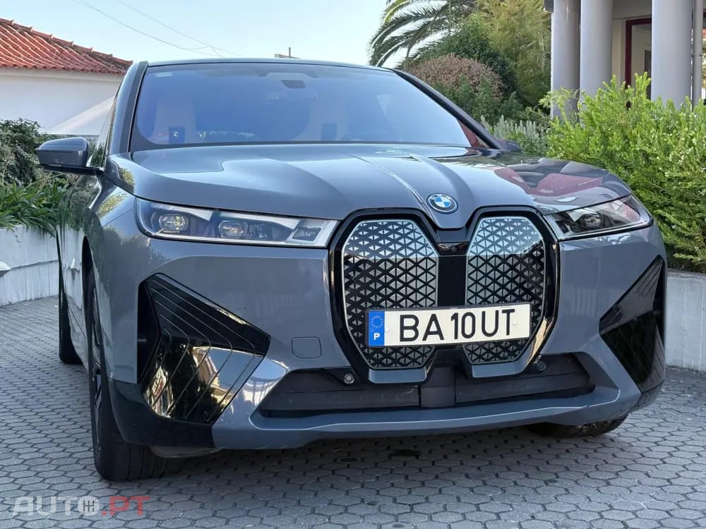 BMW iX xDrive 50 Pack Desportivo
