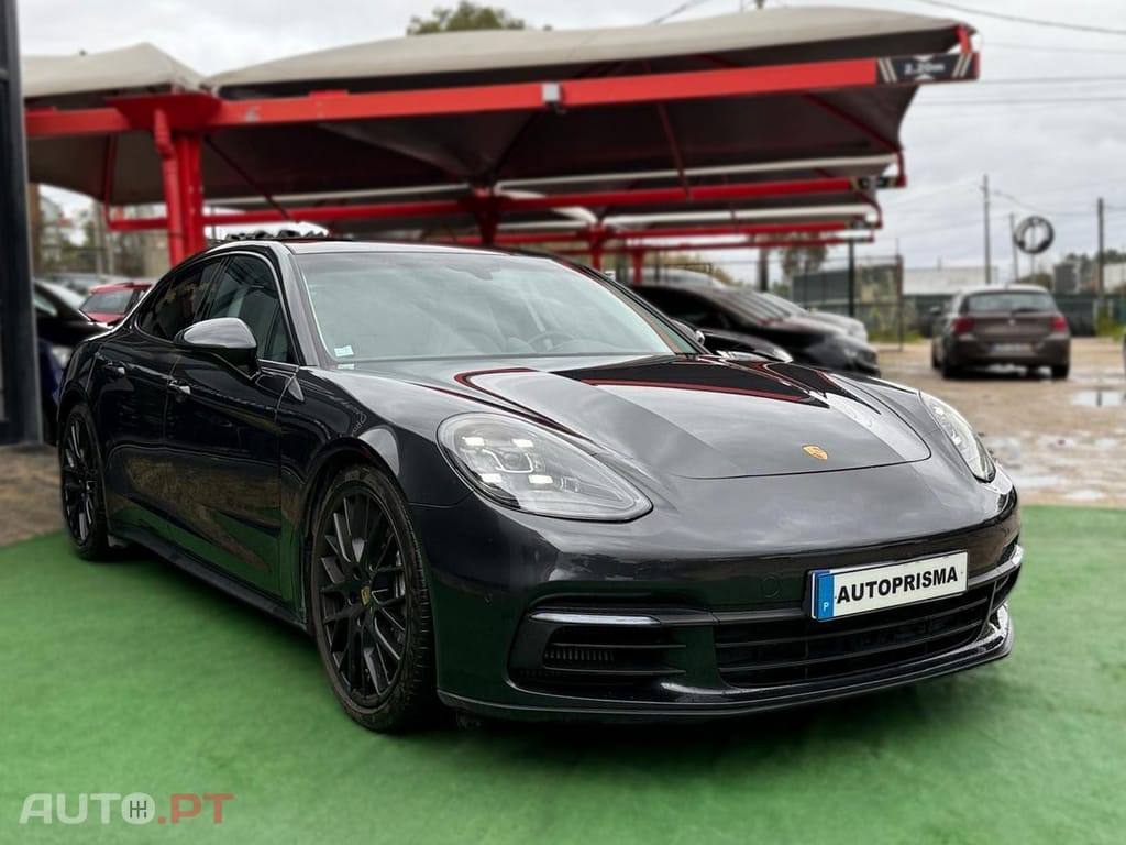 Porsche Panamera 4 E-Hybrid