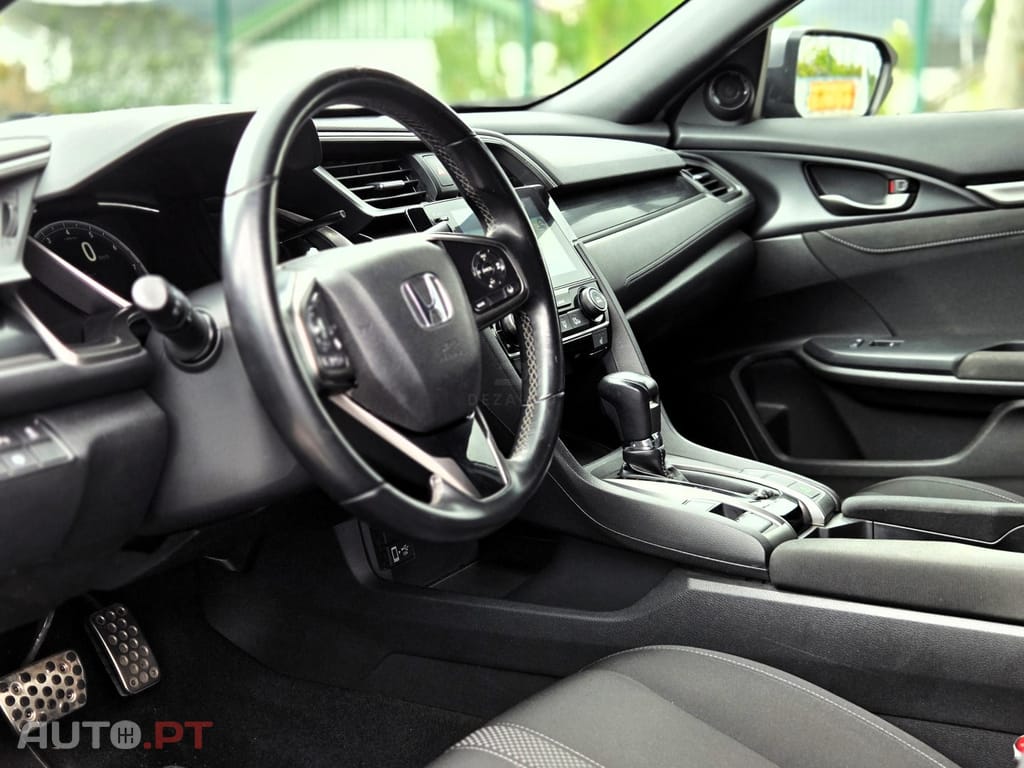 Honda Civic 1.0 i-VTEC Elegance Navi CVT