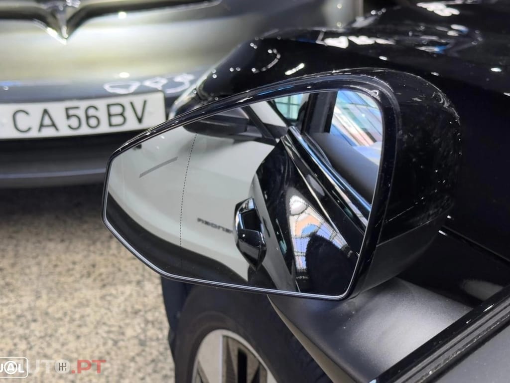 Volvo EX30 Single Motor Extended Range RWD Core