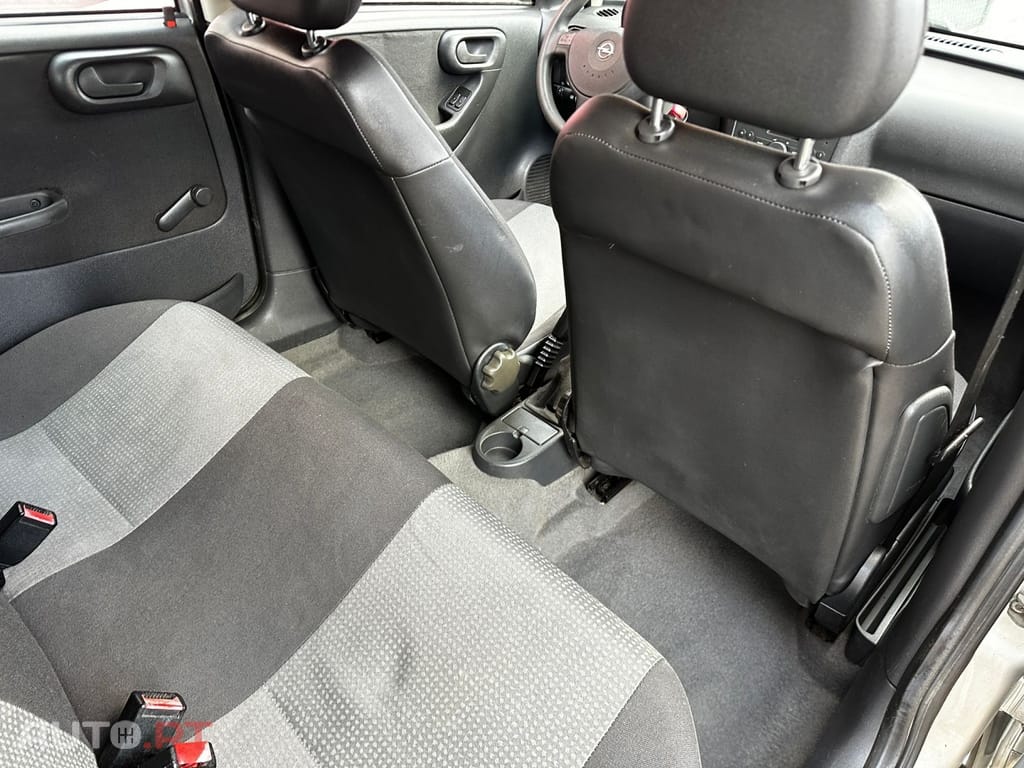 Opel Corsa 1.0 12V First