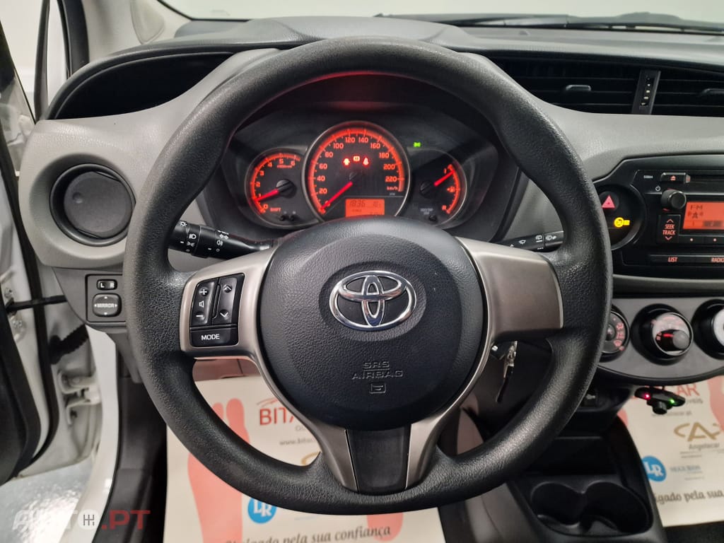 Toyota Yaris BIZZ 1.4 D-4D 90CV IVA DEDUTIVEL