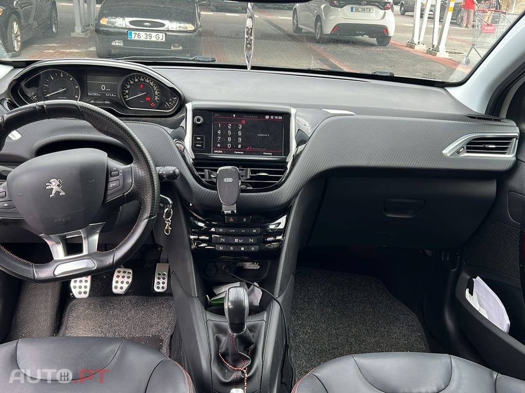 Peugeot 208 GT LINE