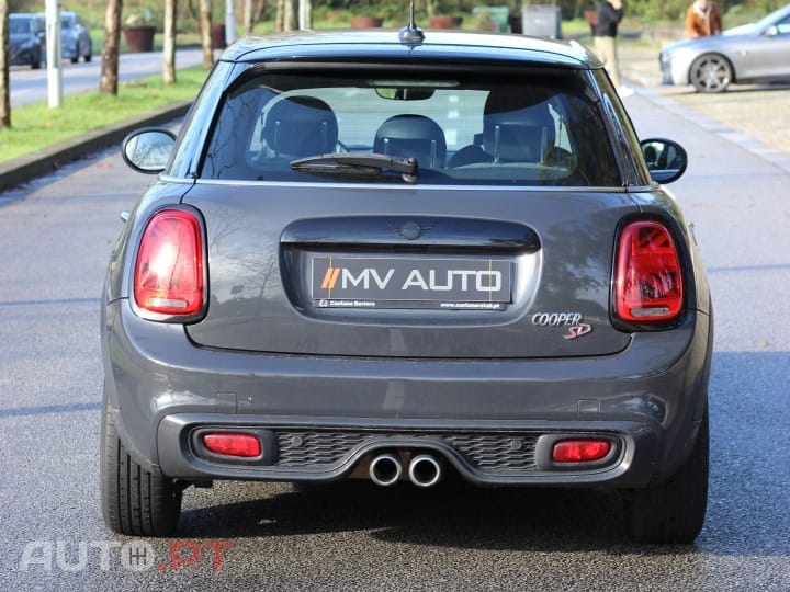 MINI Cooper Cooper SD Auto Desportiva