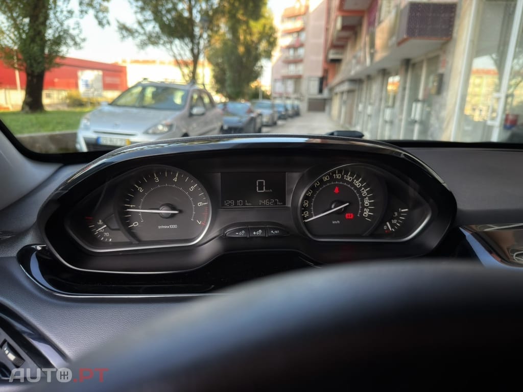 Peugeot 208 1.2 PureTech Style