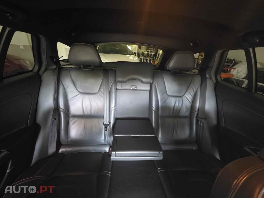 Volvo V60 D6 Twin Engine Geartronic RDesign