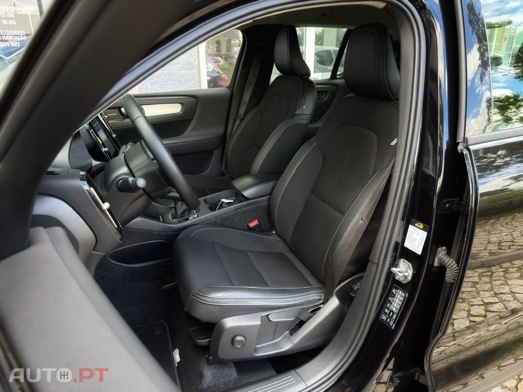 Volvo XC40 2.0 D3 Momentum Plus