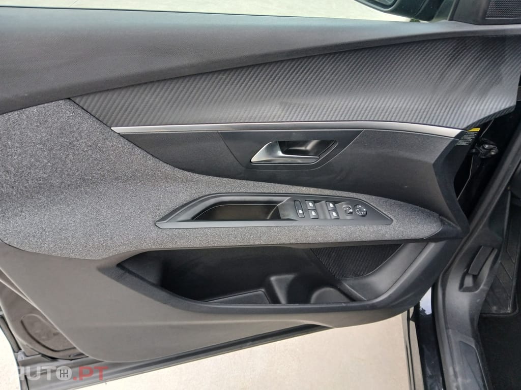 Peugeot 3008 1.5 BlueHDi Active