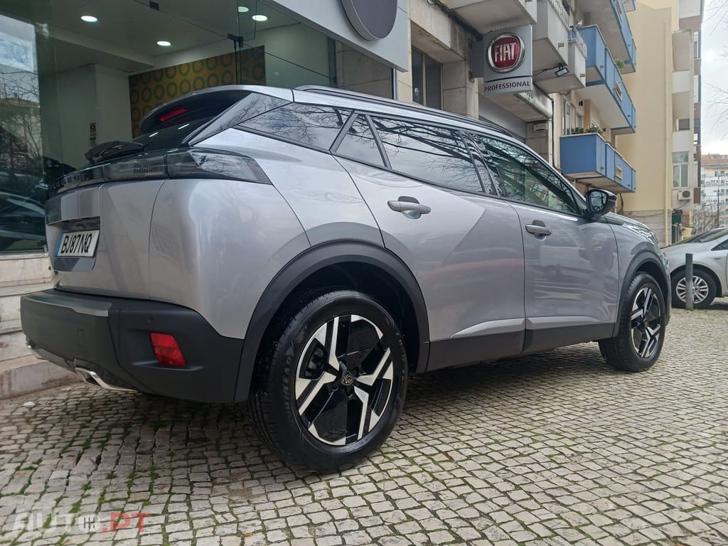 Peugeot 2008 1.2 PureTech Allure EAT8