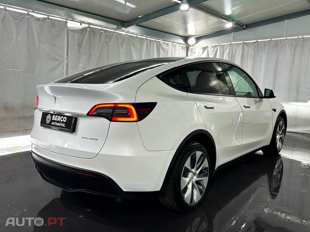 Tesla Model Y Long Range Dual Motor AWD