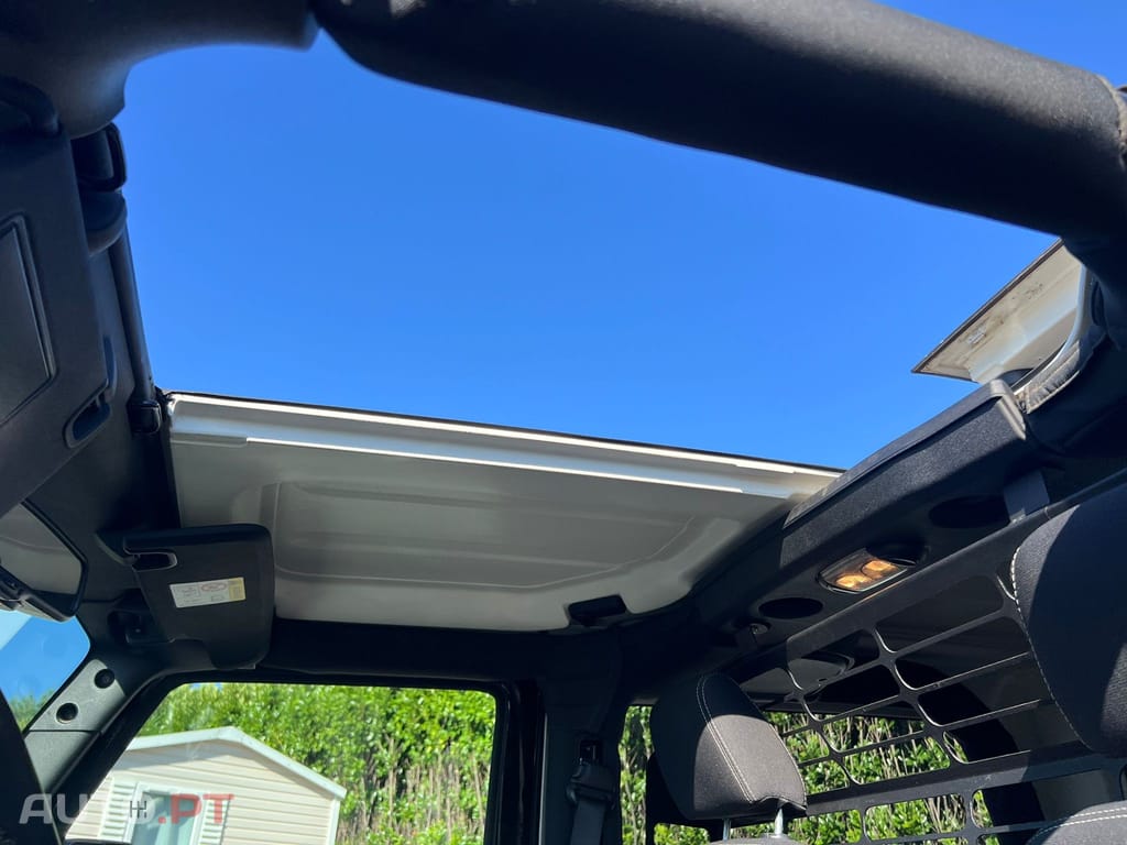 Jeep Wrangler 2.8 CRD Sahara AT