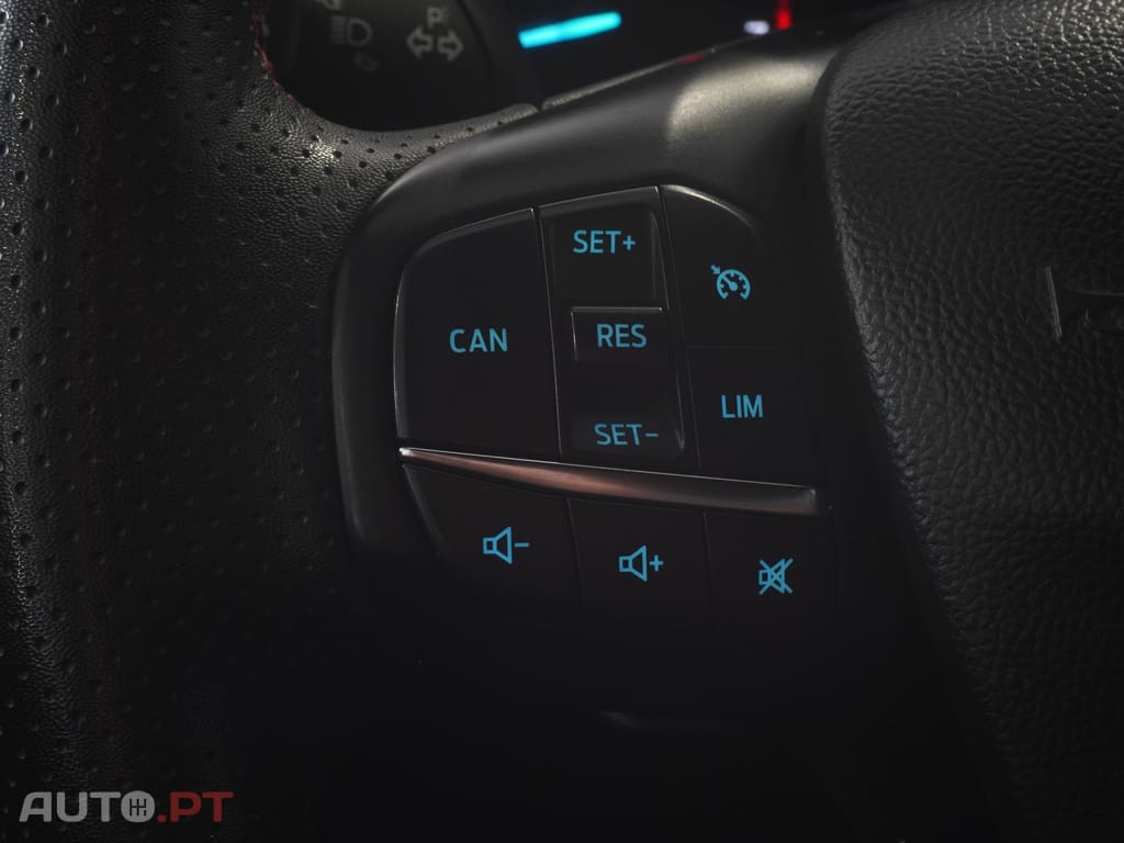 Ford Focus 1.0 EcoBoost MHEV ST-Line