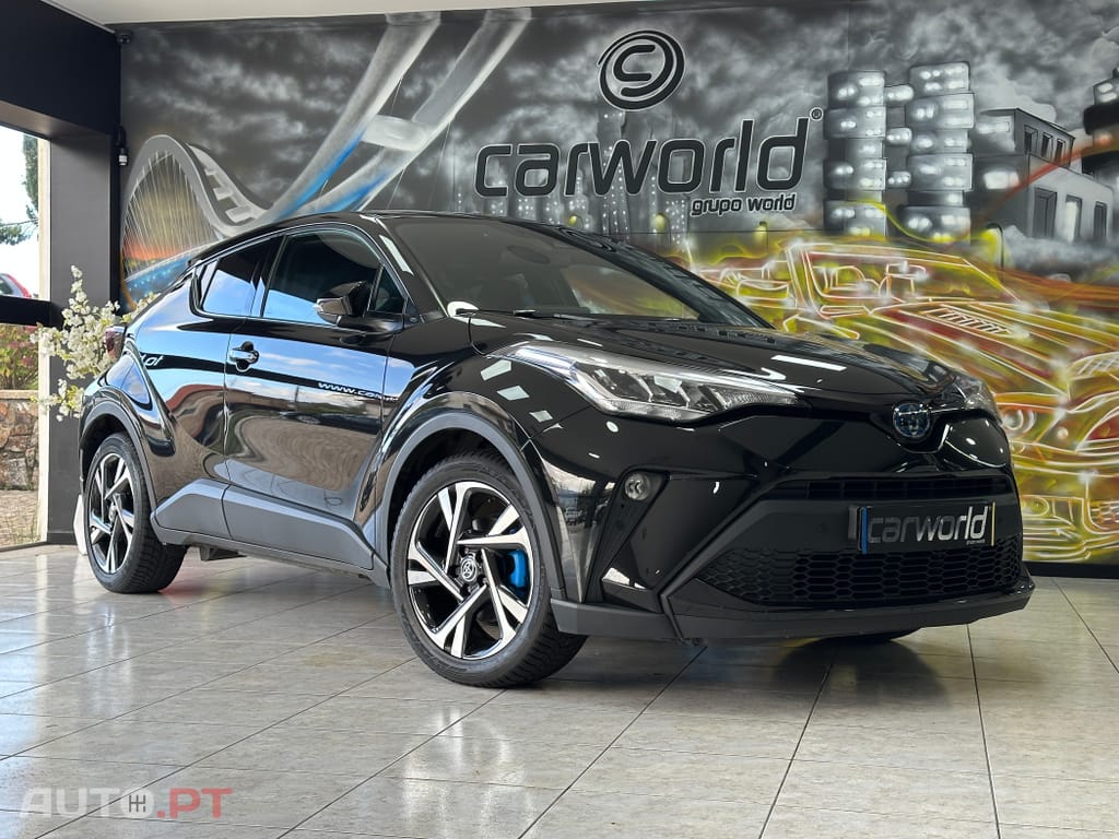 Toyota C-HR 2.0 Hybrid Square Collection