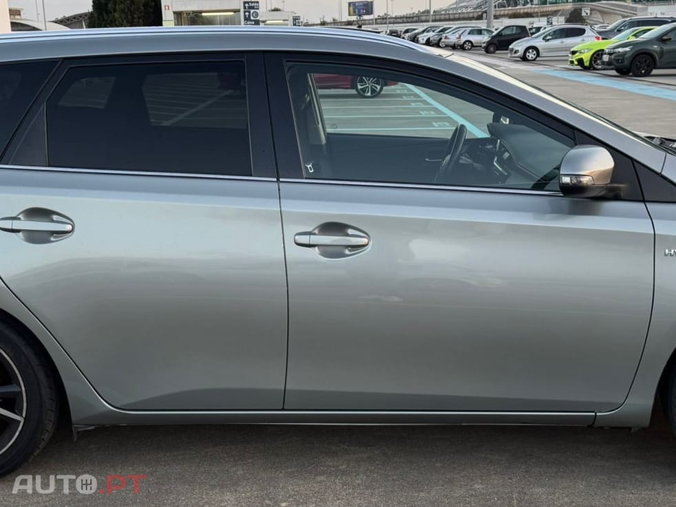Toyota Auris Touring Sports 1.8 HSD Comfort+P.Sport