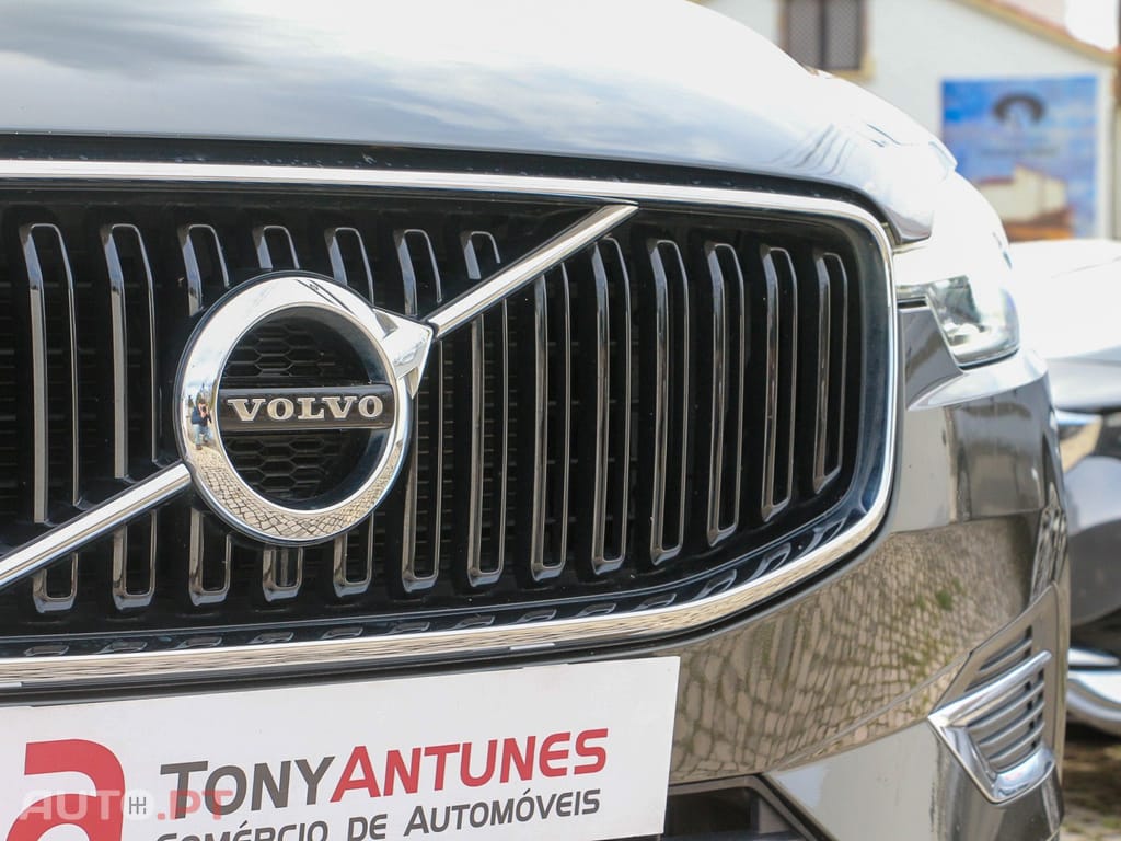 Volvo XC60 2.0 T8 PHEV Momentum AWD