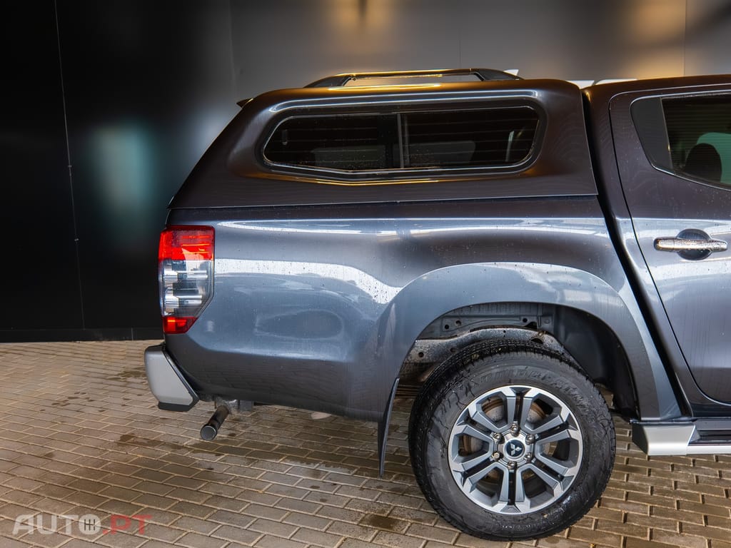 Mitsubishi L200 2.3 DI-D Strakar CD Intense 4WD