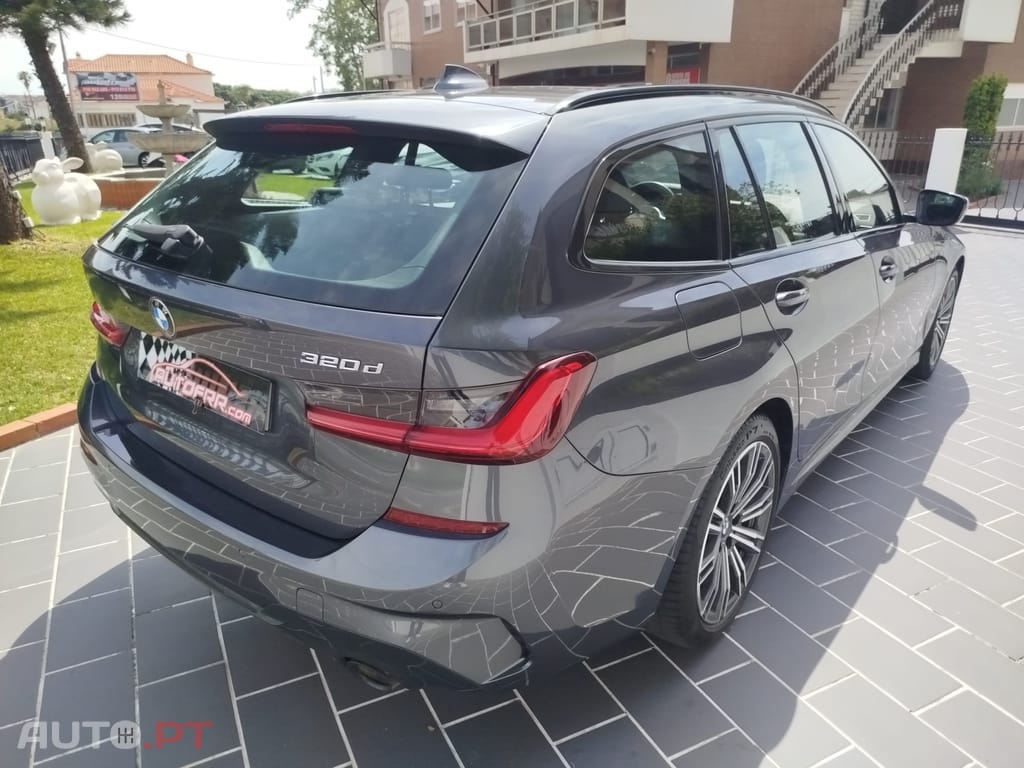 BMW 320 d Touring Pack Desportivo M Auto