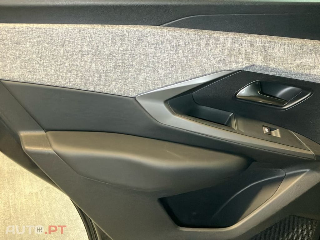 Peugeot 3008 1.2 Hybrid Allure e-DCS6