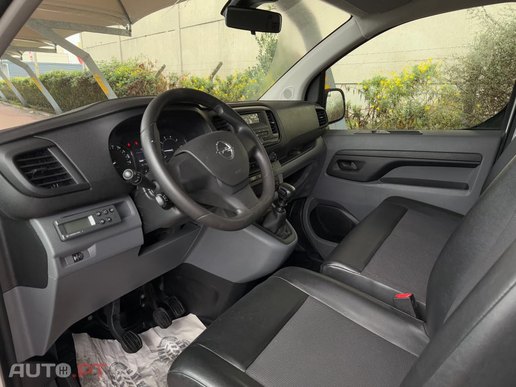 Opel Vivaro 1.5 CDTi L2H1 Essentia