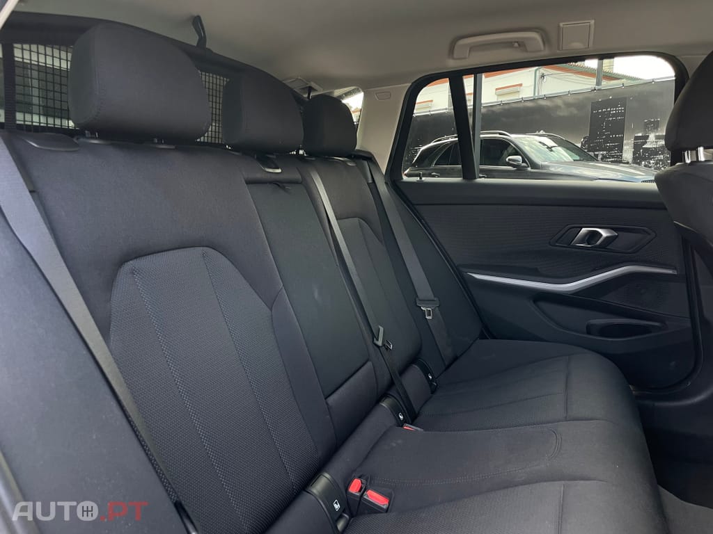 BMW 330 e Touring Corporate Edition Auto