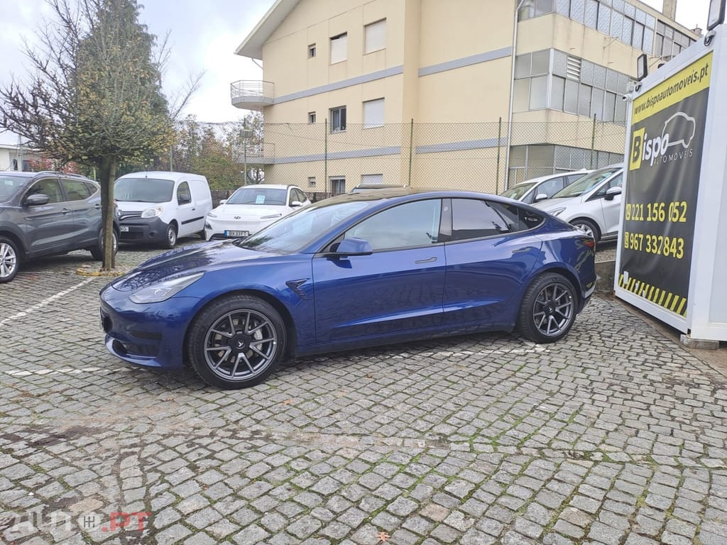 Tesla Model 3 Standard Range Plus RWD
