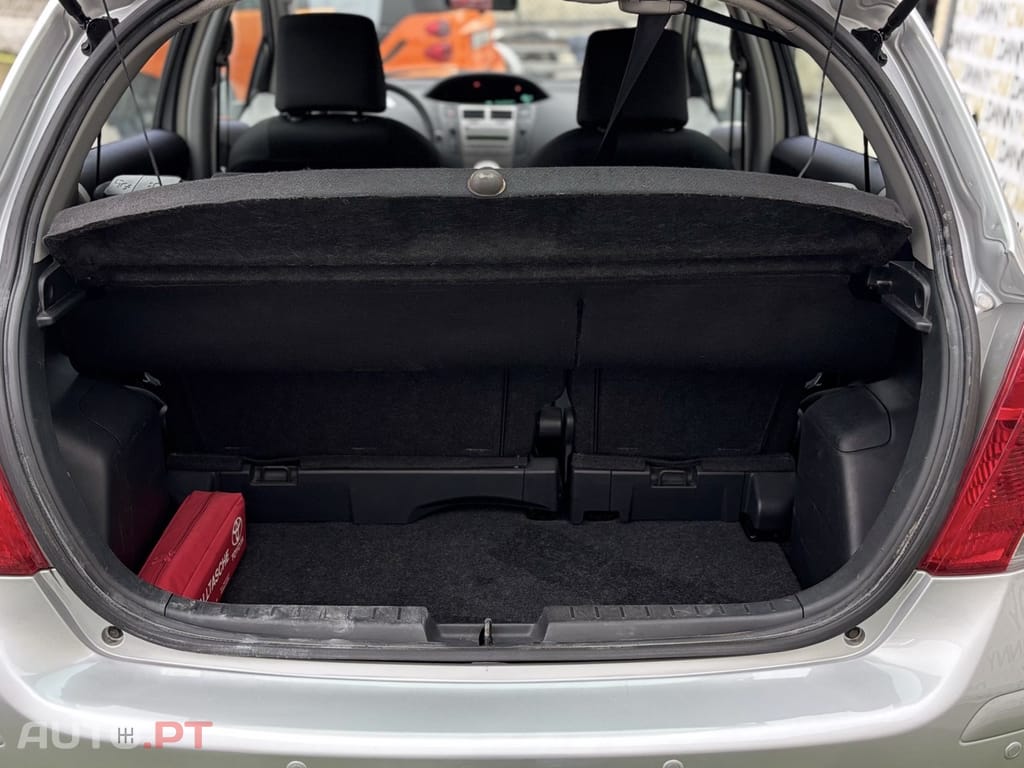 Toyota Yaris 1.0 VVT-i AC+VSC