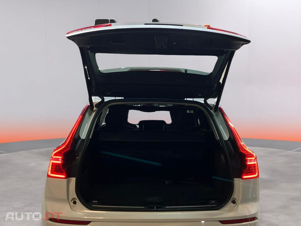 Volvo XC60 2.0 T8 PHEV Momentum AWD