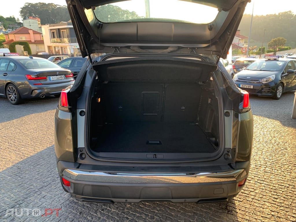 Peugeot 3008 1.5 BlueHDi Active