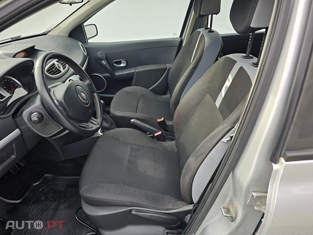 Renault Clio 1.2 16V Rip Curl