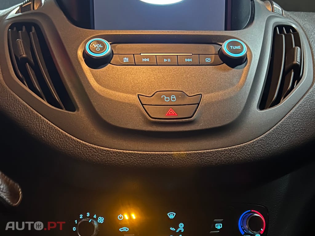 Ford Courier Comercial