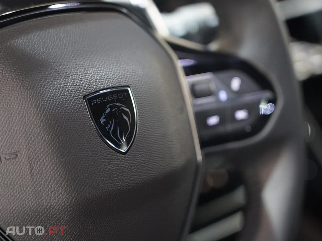 Peugeot 2008 1.2 PureTech Allure EAT8