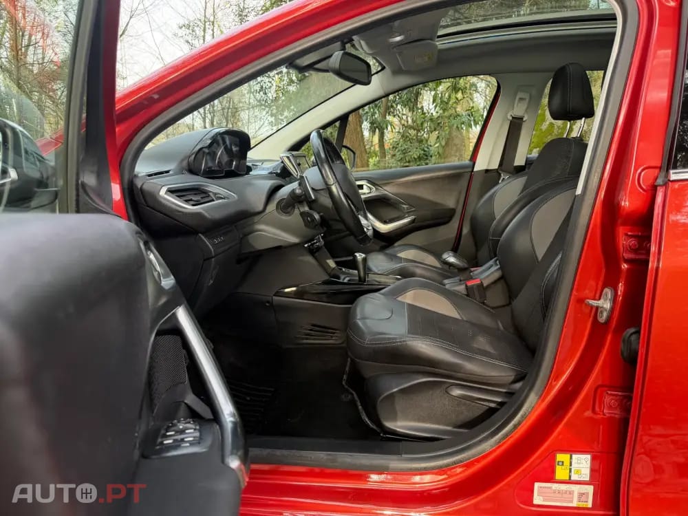 Peugeot 2008 1.2 PureTech Allure EAT6