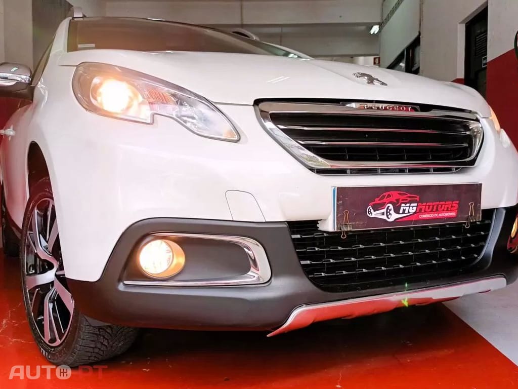 Peugeot 2008 1.2 PureTech Allure