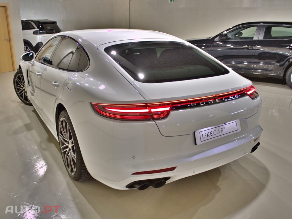 Porsche Panamera 4 E-Hybrid