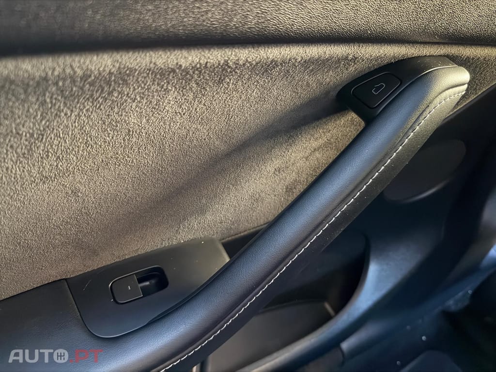 Tesla Model Y I.V.A DEDUTÍVEL 