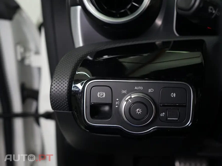 Mercedes-Benz CLA 180 7G-DCT AMG Line