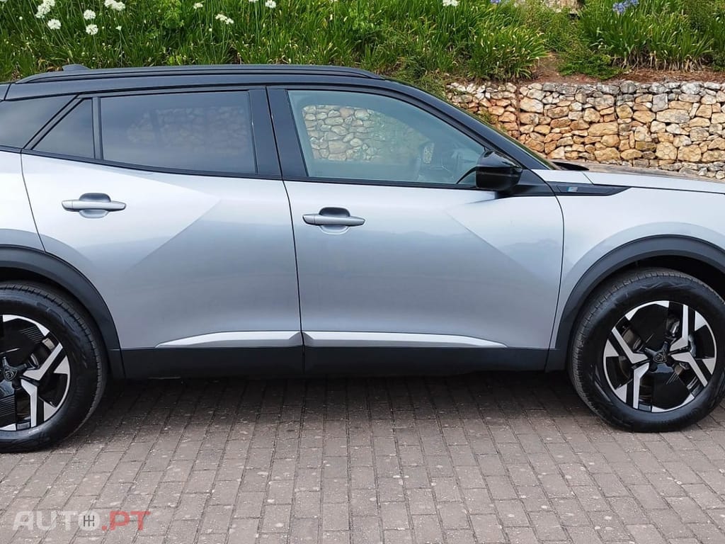 Peugeot E-2008 54 kWh GT