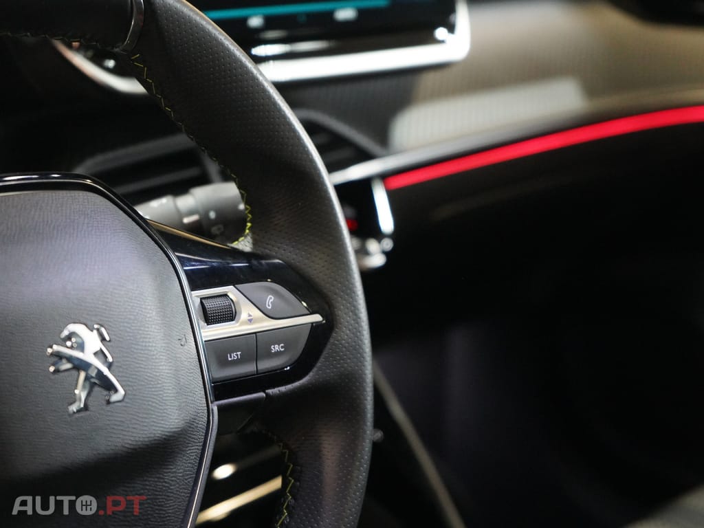 Peugeot E-208 50 kWh GT