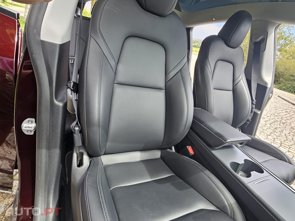 Tesla Model Y Long Range AWD